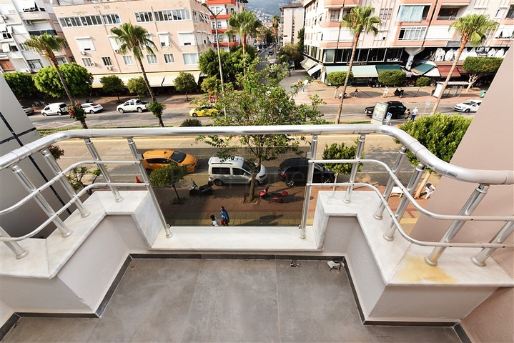 في مركز الانيا - قريبة من شاطئ كليوباترا - شقة غرفتين وصالة - الانيا سنتر 