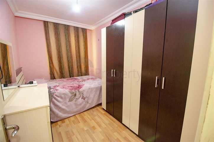 شقة 2 + 1 على مسافة قريبة من البحر في كونيالتي أنطاليا