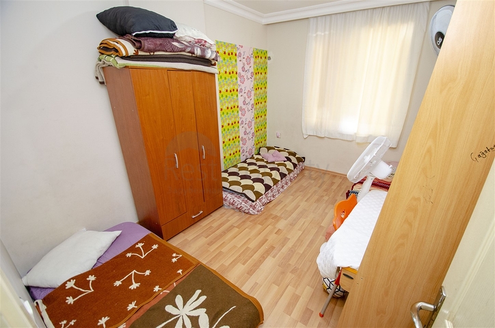 شقة 2 + 1 على مسافة قريبة من البحر في كونيالتي أنطاليا