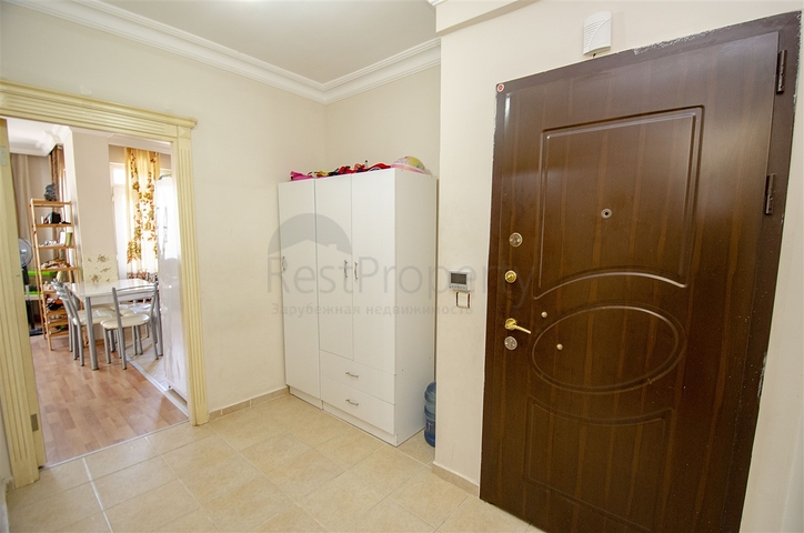 شقة 2 + 1 على مسافة قريبة من البحر في كونيالتي أنطاليا