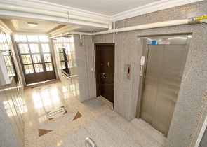 شقة 2 + 1 على مسافة قريبة من البحر في كونيالتي أنطاليا