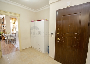 شقة 2 + 1 على مسافة قريبة من البحر في كونيالتي أنطاليا