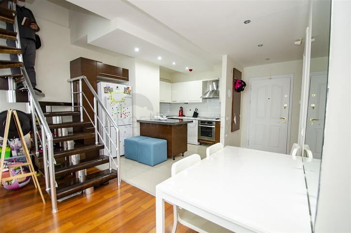 بنتهاوس 2 + 1 في مجمع 5 دقائق من البحر في أنطاليا