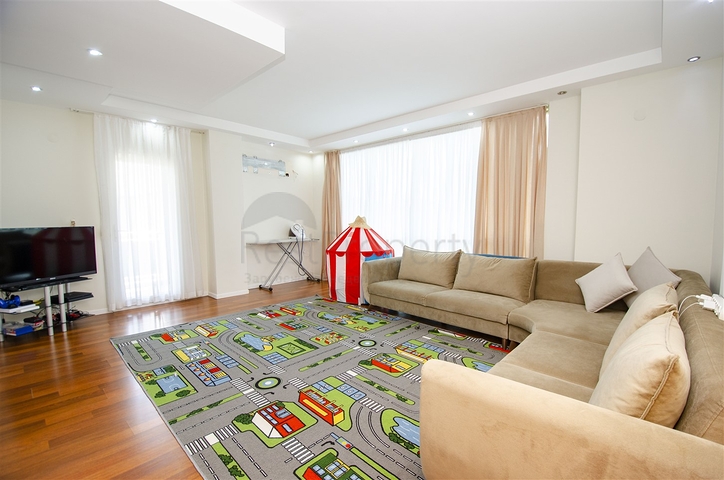 بنتهاوس 2 + 1 في مجمع 5 دقائق من البحر في أنطاليا