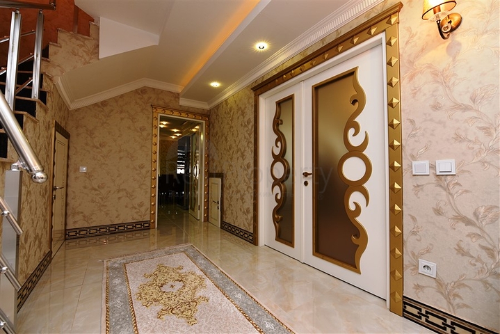   مناسبة للحصول على الجنسية - دوبلكس فاخرة - ضمن مجمع عائلي في منطقة اوبا / الانيا 