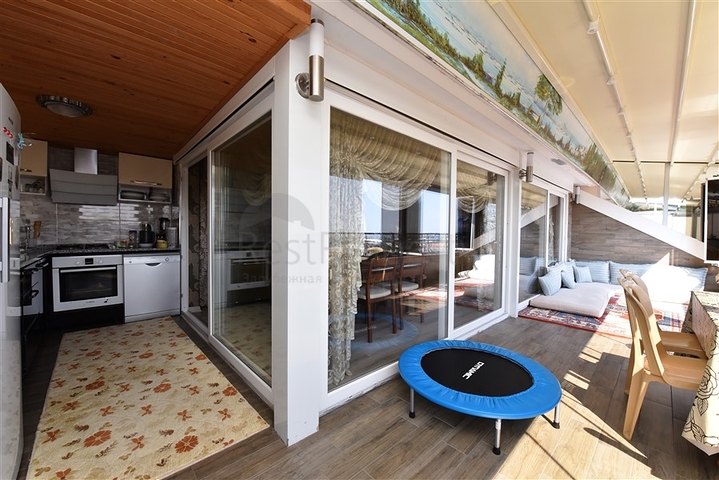   مناسبة للحصول على الجنسية - دوبلكس فاخرة - ضمن مجمع عائلي في منطقة اوبا / الانيا 