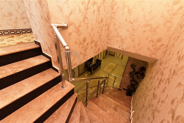   مناسبة للحصول على الجنسية - دوبلكس فاخرة - ضمن مجمع عائلي في منطقة اوبا / الانيا 