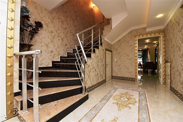   مناسبة للحصول على الجنسية - دوبلكس فاخرة - ضمن مجمع عائلي في منطقة اوبا / الانيا 