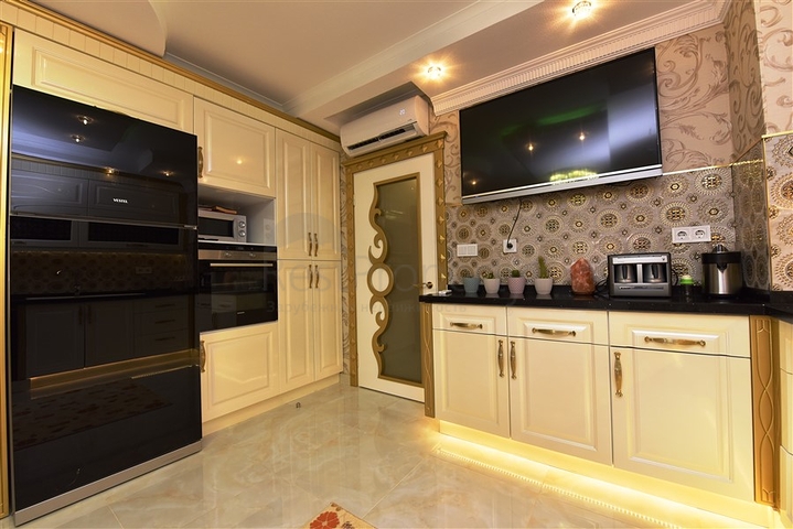   مناسبة للحصول على الجنسية - دوبلكس فاخرة - ضمن مجمع عائلي في منطقة اوبا / الانيا 