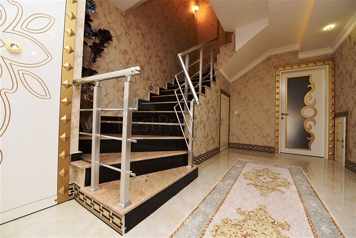   مناسبة للحصول على الجنسية - دوبلكس فاخرة - ضمن مجمع عائلي في منطقة اوبا / الانيا 