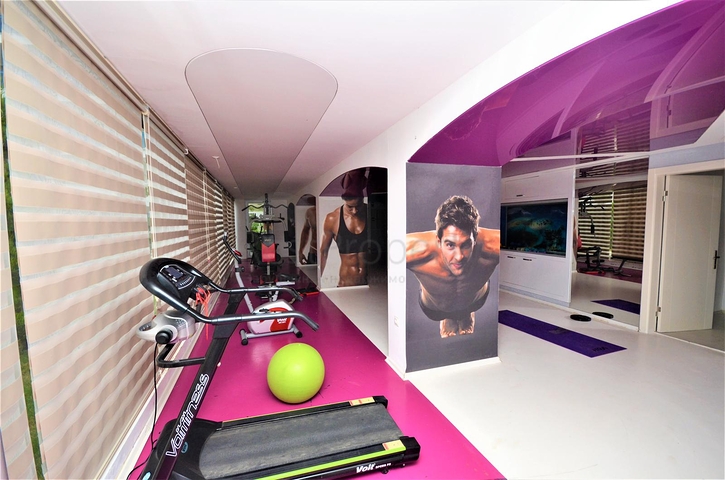 شقة عائلية ضمن مجمع فاخر قريب من البحر -في كاستل / الانيا 