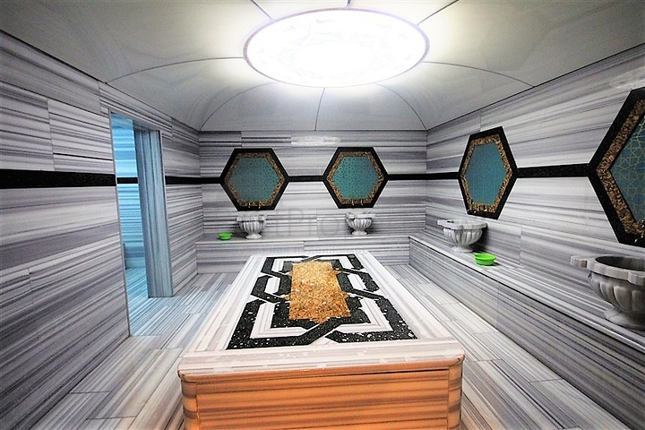 شقة عائلية ضمن مجمع فاخر قريب من البحر -في كاستل / الانيا 