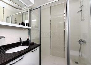 شقة مفروشة ضمن مجمع سكني حديث - تصميم 1+1 - في مهموتلار / الانيا 