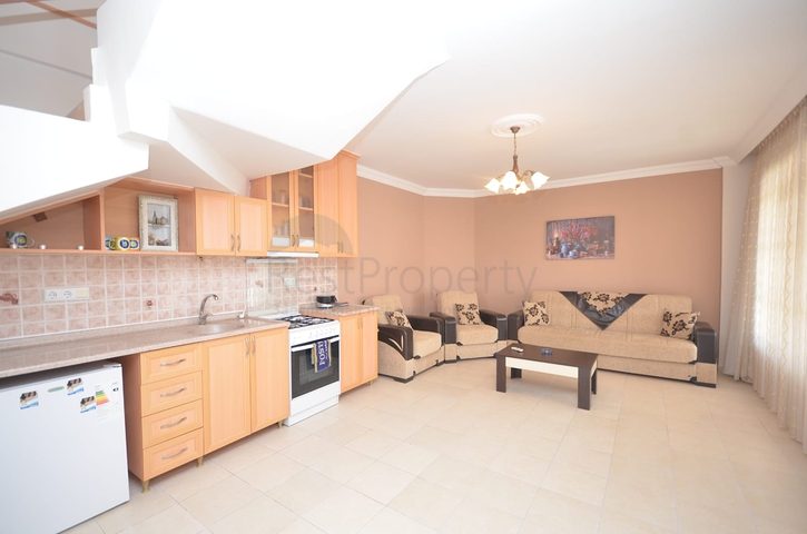 فيلا باطلالة بحرية - طابقين - مفروشة -بسعر مناسب / ديمرتاش / الانيا