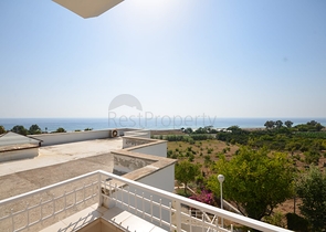 فيلا باطلالة بحرية - طابقين - مفروشة -بسعر مناسب / ديمرتاش / الانيا