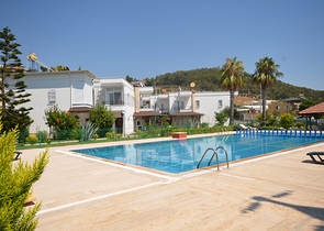 فيلا باطلالة بحرية - طابقين - مفروشة -بسعر مناسب / ديمرتاش / الانيا