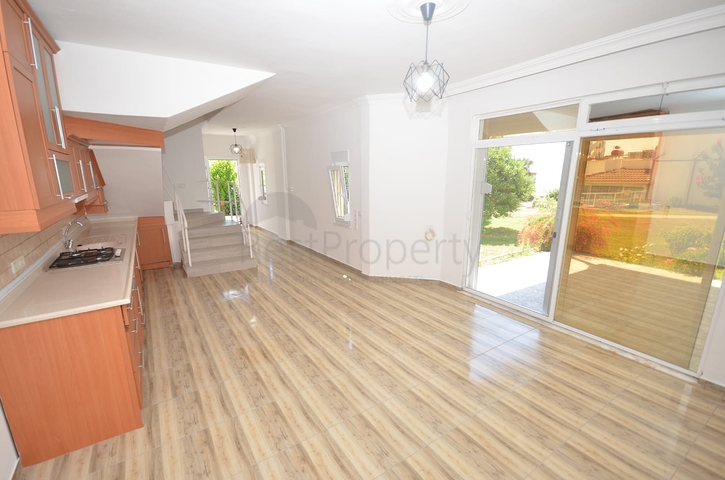 فيلا بسعر مناسب - اطلالة بحرية - في ديمرتاش / الانيا 