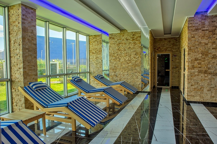 شقة طابق ارضي - تصميم 3 غرف وصالة - ضمن مجمع فاخر في منطقة اوبا / الانيا 