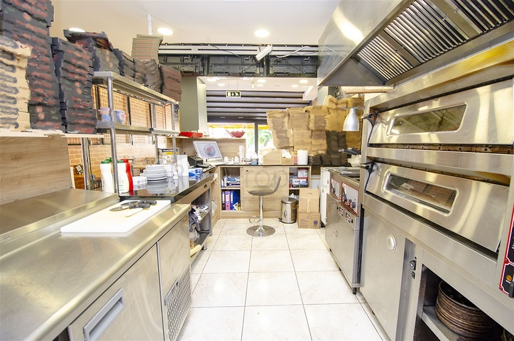 مطعم بيتزا جاهز في ليمان كونيالتي