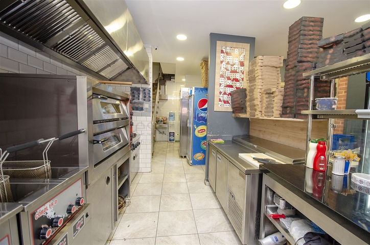 مطعم بيتزا جاهز في ليمان كونيالتي