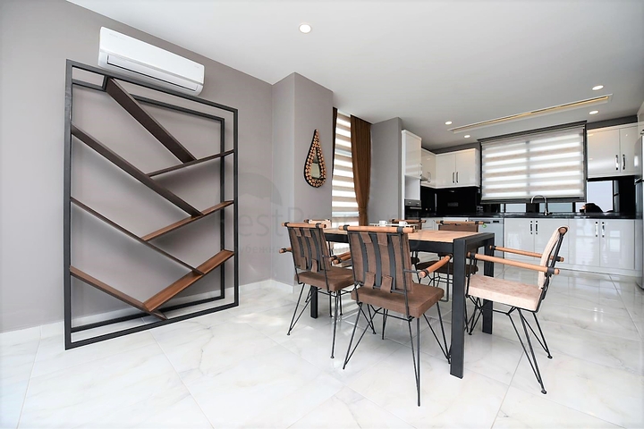 فلل للايجار في الانيا - 5 غرف وصالة -مسبح خاص -اطلالة بحر وقلعة -في مركز الانيا 