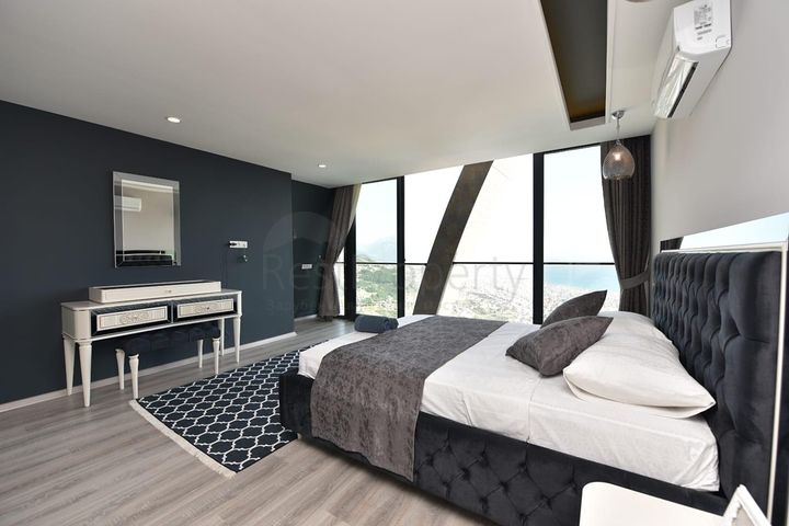 فلل للايجار في الانيا - 5 غرف وصالة -مسبح خاص -اطلالة بحر وقلعة -في مركز الانيا 