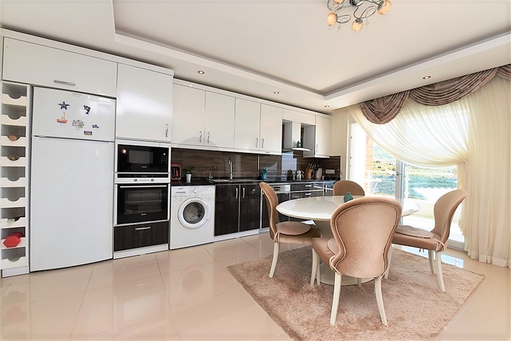 اطلالة بحر -دوبلكس مفروشة تصميم 3 غرف وصالة - مجمع فاخر -كارجي جاك / الانيا 