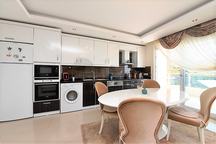 اطلالة بحر -دوبلكس مفروشة تصميم 3 غرف وصالة - مجمع فاخر -كارجي جاك / الانيا 