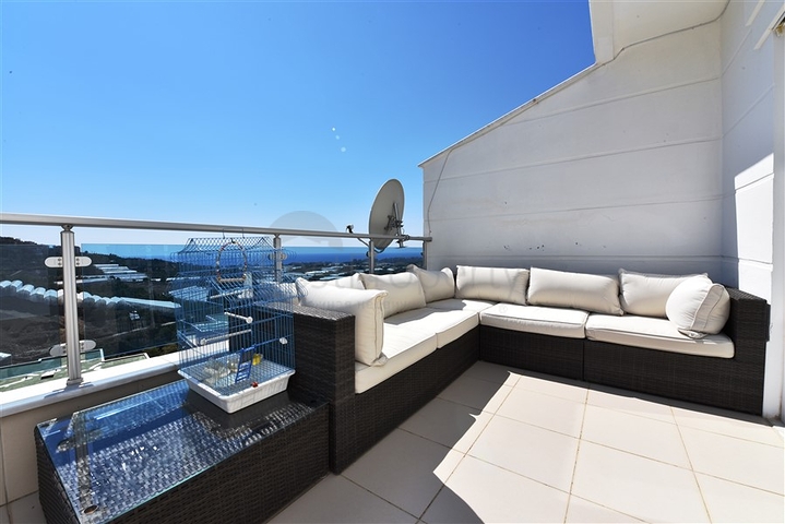 اطلالة بحر -دوبلكس مفروشة تصميم 3 غرف وصالة - مجمع فاخر -كارجي جاك / الانيا 