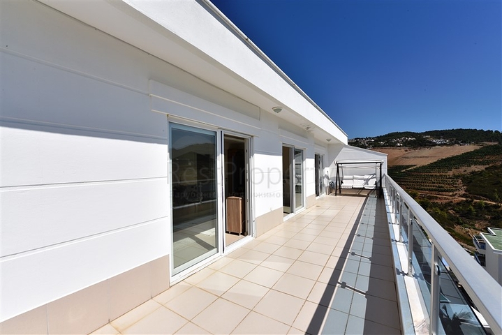 اطلالة بحر -دوبلكس مفروشة تصميم 3 غرف وصالة - مجمع فاخر -كارجي جاك / الانيا 