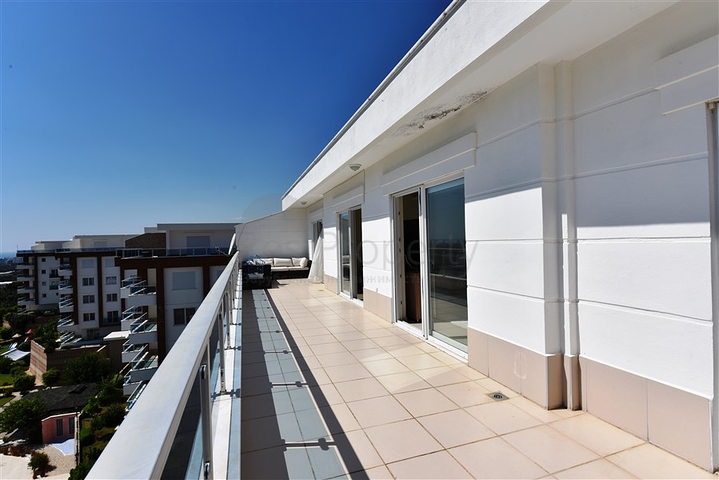 اطلالة بحر -دوبلكس مفروشة تصميم 3 غرف وصالة - مجمع فاخر -كارجي جاك / الانيا 