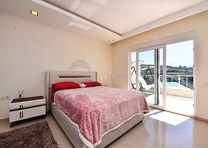 اطلالة بحر -دوبلكس مفروشة تصميم 3 غرف وصالة - مجمع فاخر -كارجي جاك / الانيا 