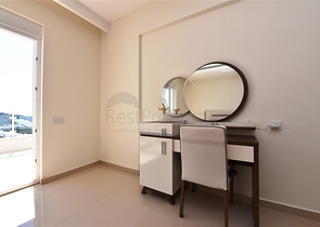 اطلالة بحر -دوبلكس مفروشة تصميم 3 غرف وصالة - مجمع فاخر -كارجي جاك / الانيا 