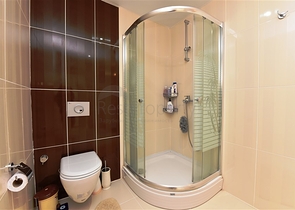 اطلالة بحر -دوبلكس مفروشة تصميم 3 غرف وصالة - مجمع فاخر -كارجي جاك / الانيا 