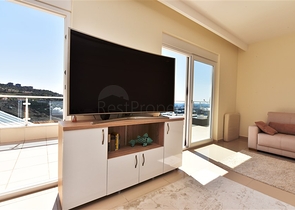 اطلالة بحر -دوبلكس مفروشة تصميم 3 غرف وصالة - مجمع فاخر -كارجي جاك / الانيا 