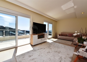 اطلالة بحر -دوبلكس مفروشة تصميم 3 غرف وصالة - مجمع فاخر -كارجي جاك / الانيا 