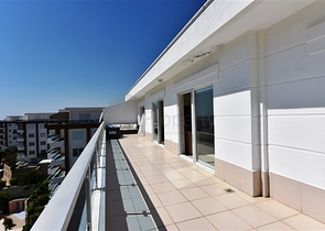 اطلالة بحر -دوبلكس مفروشة تصميم 3 غرف وصالة - مجمع فاخر -كارجي جاك / الانيا 