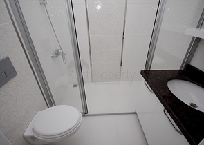 اطلالة بحر - شقة مفروشة ضمن مجمع حديث - تصميم 1+1 في مهموتلار /الانيا 