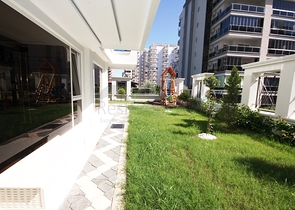 اطلالة بحر - شقة مفروشة ضمن مجمع حديث - تصميم 1+1 في مهموتلار /الانيا 