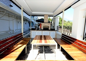 اطلالة بحر - شقة مفروشة ضمن مجمع حديث - تصميم 1+1 في مهموتلار /الانيا 