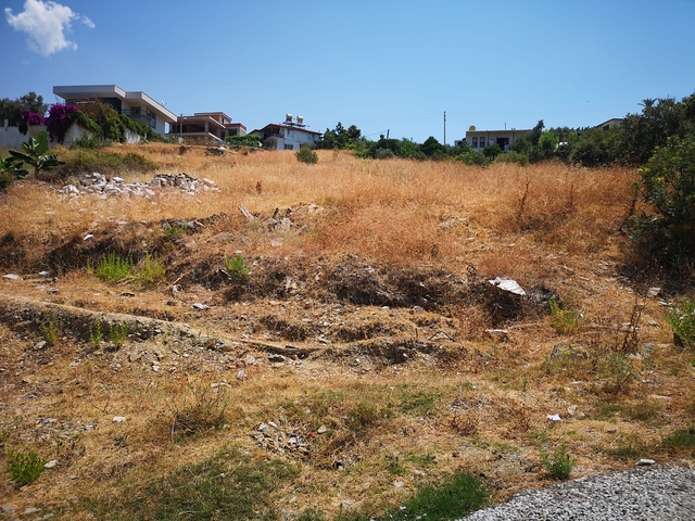 اراضي للبيع ضمن منطقة كارجي جاك - مناسبة لبناء فيلا / في الانيا 