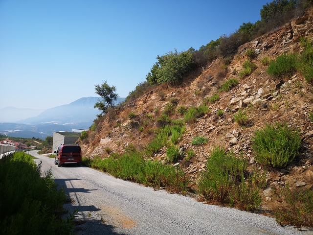 اراضي للبيع ضمن منطقة كارجي جاك - مناسبة لبناء فيلا / في الانيا 