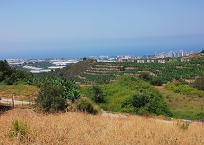 اراضي للبيع ضمن منطقة كارجي جاك - مناسبة لبناء فيلا / في الانيا 