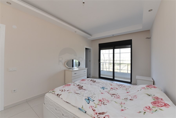 شقة غرفتين وصالة - ضمن مجمع حديث - قريبة من البحر - في كارجي جاك / الانيا 