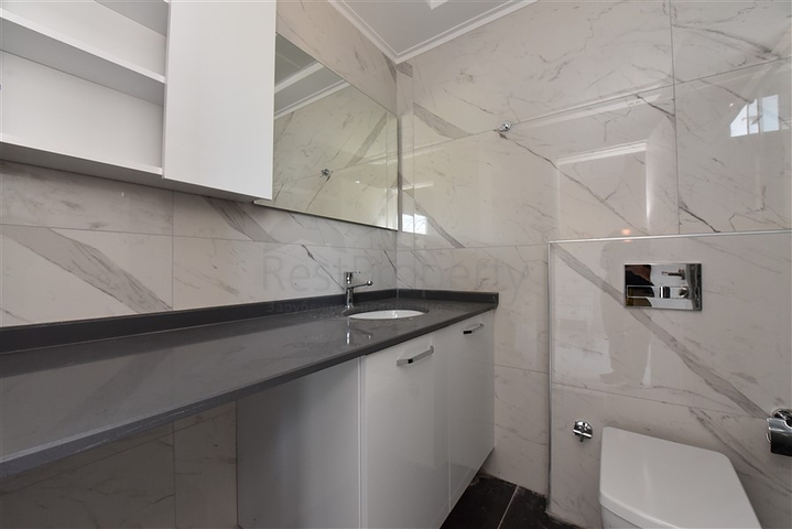 شقة غرفتين وصالة - ضمن مجمع حديث - قريبة من البحر - في كارجي جاك / الانيا 