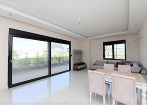 شقة غرفتين وصالة - ضمن مجمع حديث - قريبة من البحر - في كارجي جاك / الانيا 