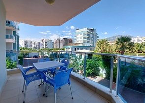 شقة مفروشة ضمن مجمع سكني حديث في مهموتلار /الانيا 