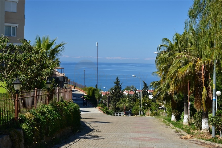 شقة عائلية - ثلاث غرف وصالة - قريبة من البحر -في افسلار / الانيا 