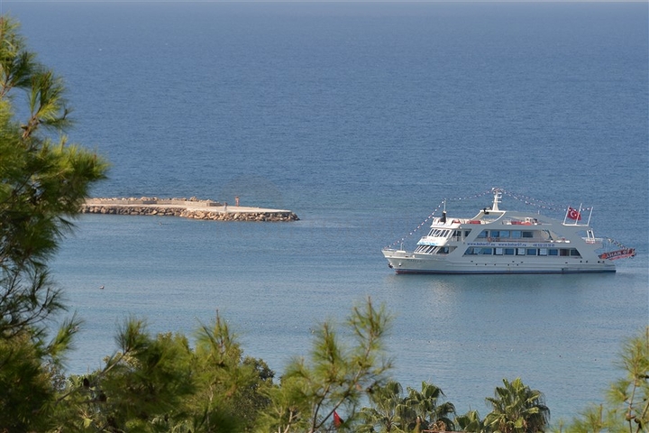 شقة عائلية - ثلاث غرف وصالة - قريبة من البحر -في افسلار / الانيا 