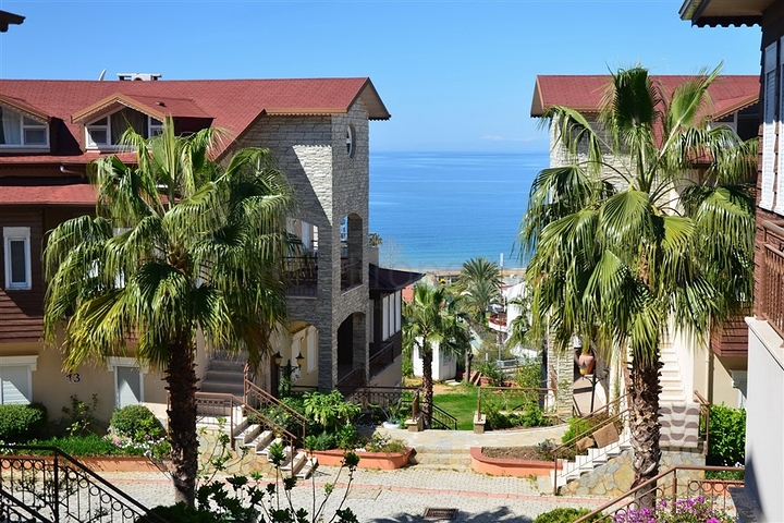 شقة عائلية - ثلاث غرف وصالة - قريبة من البحر -في افسلار / الانيا 